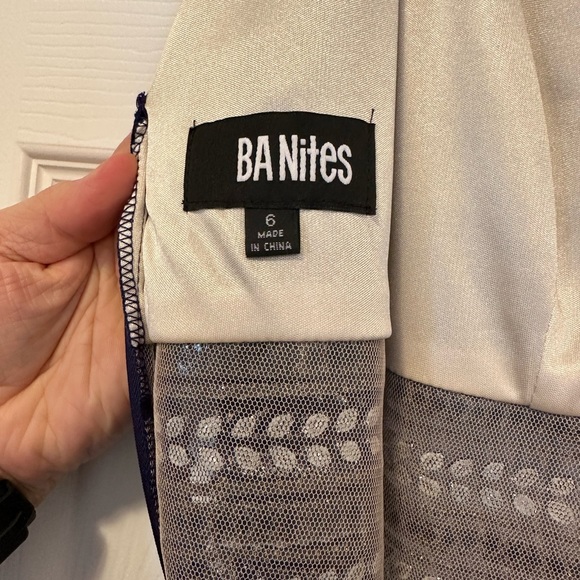 Beautiful eggplant evening gown - Picture 5 of 8